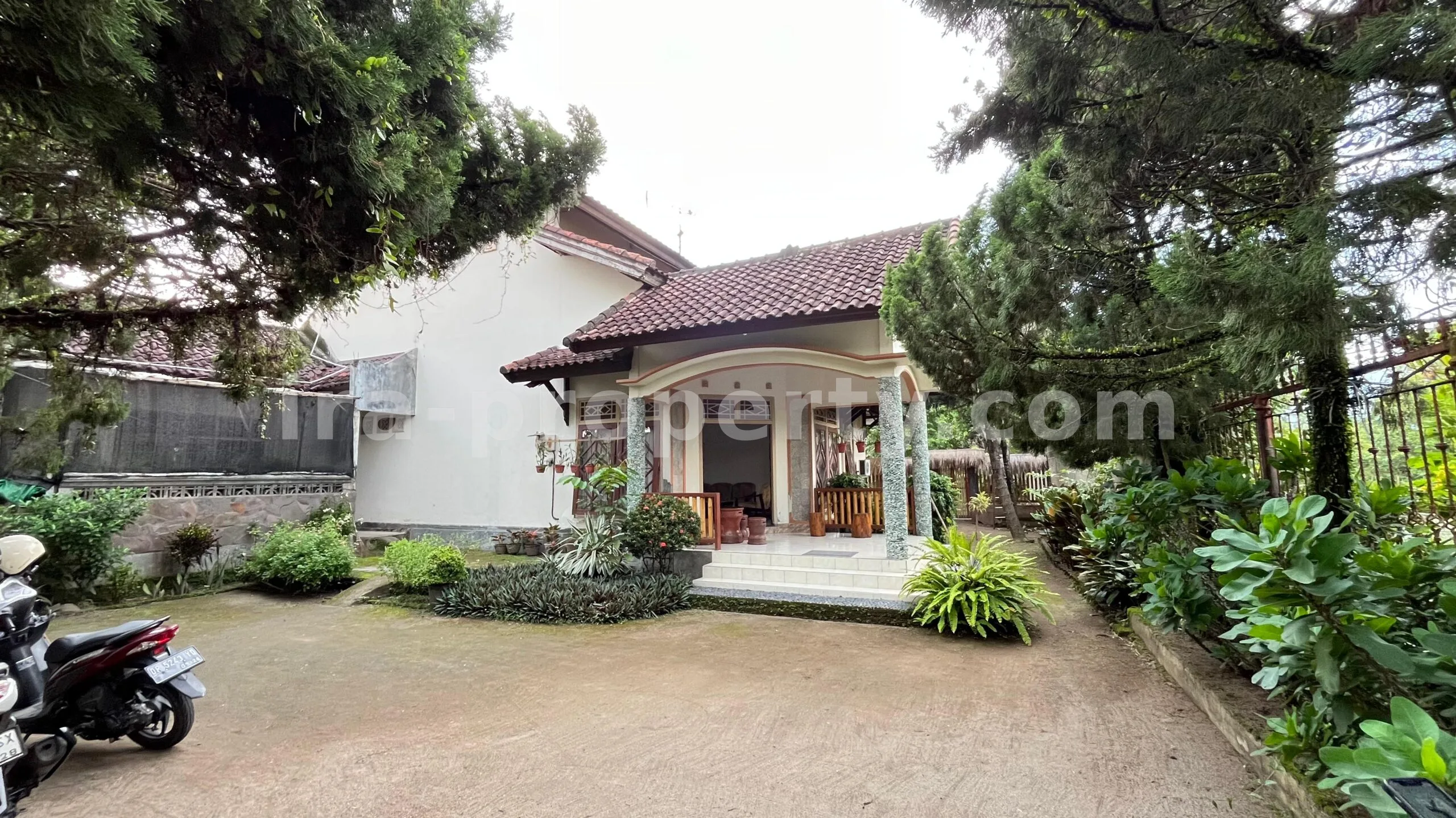 Villa Konsep Rumah Dijual di Kekeri, Lombok Barat