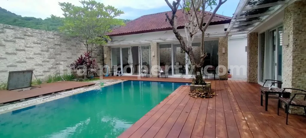 Villa & Hotel · Senggigi · foto 1 dari 10 Villa dengan Kolam Renang Pribadi di Pusat Senggigi - 430-2 - 1