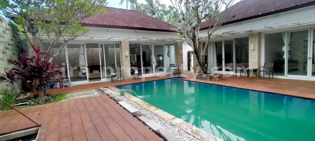 Villa dengan Kolam Renang Pribadi di Pusat Senggigi - 430-2 - 10