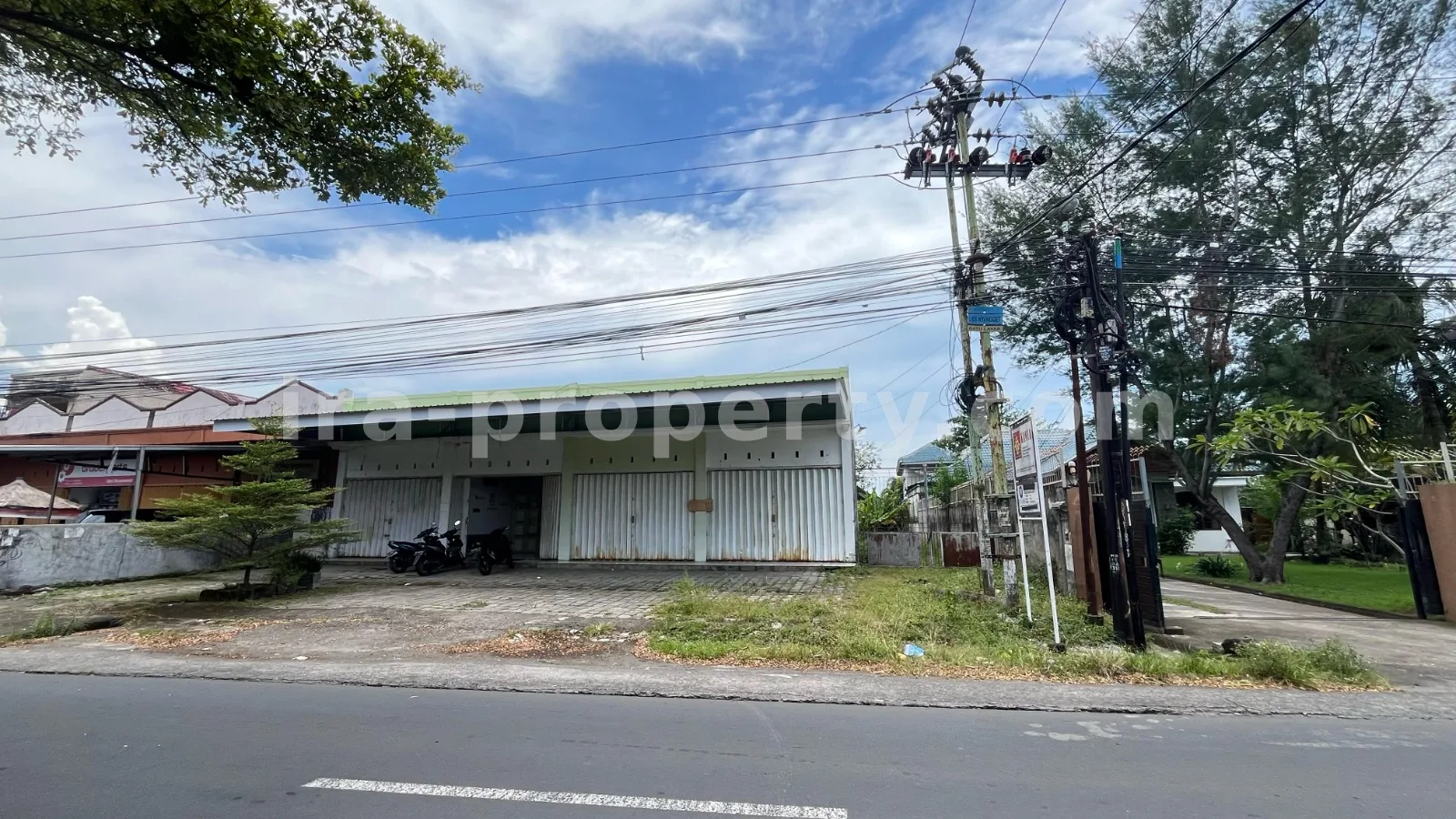 Ruko & Komersial · Senggigi · foto 2 dari 5 Ruko Komersial & Tanah di Jalan Montong, Lombok Barat - 400-2 - 2