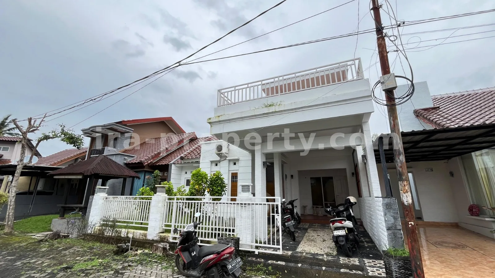 Rumah · Batu Layar · foto 1 dari 7 Rumah Dijual di Kompleks Meninting, Batulayar - 668 - 1