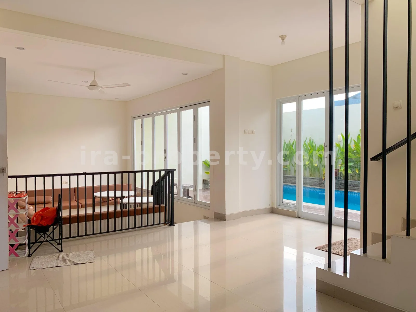 Rumah · Kota Mataram · foto 5 dari 9 Rumah dengan Kolam Renang Pribadi di Sweta, Mataram - 671 - 5