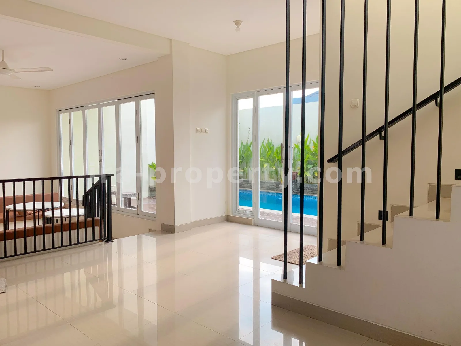 Rumah dengan Kolam Renang Pribadi di Sweta, Mataram - 671 - 6