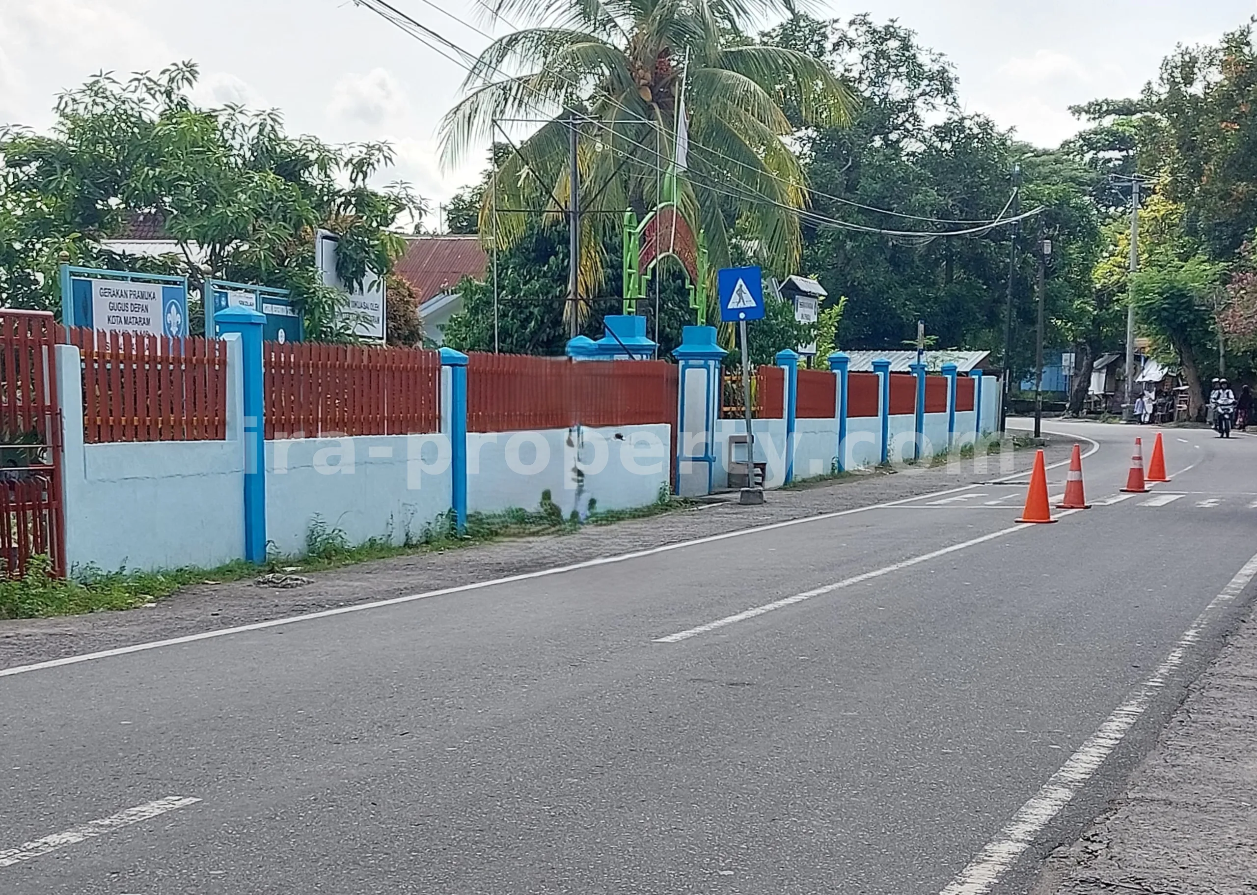 Tanah · Kota Mataram · foto 2 dari 3 Tanah Dijual di Jalan Utama Mataram - 491 - 2