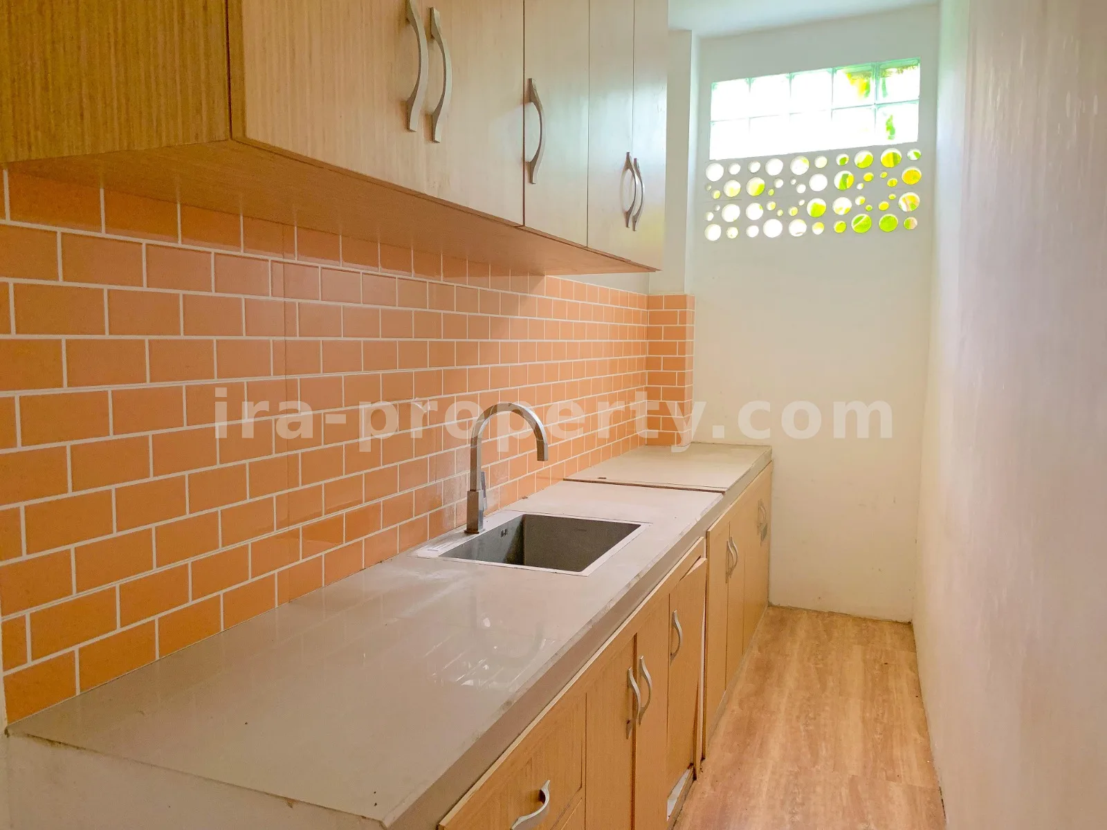 Rumah · Kota Mataram · foto 3 dari 19 Rumah Mewah Dijual di Kompleks Udayana, Kota Mataram - 656 - 3