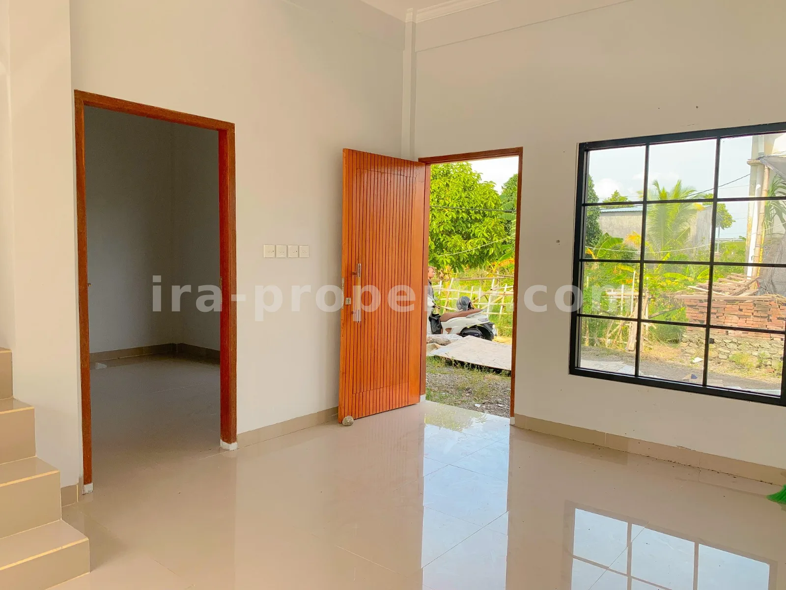Rumah · Kota Mataram · foto 4 dari 14 Rumah Baru 2 Lantai Dijual di Tembolak, Mataram - 669 - 4