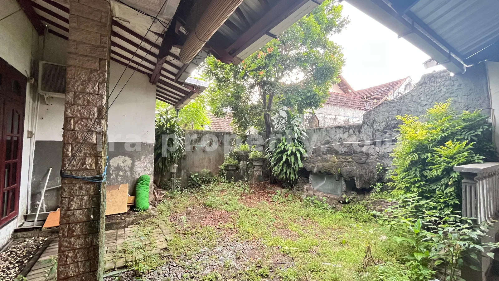 Spacious Home for Sale in Kekalik near Mataram University, Mataram - 672 - 11