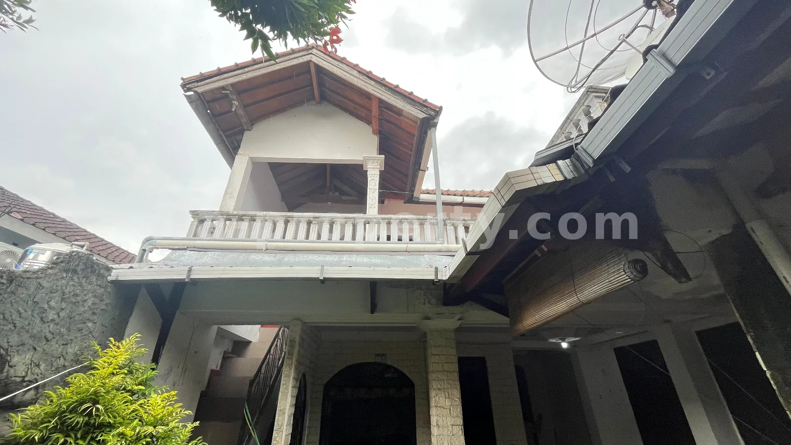 Spacious Home for Sale in Kekalik near Mataram University, Mataram - 672 - 15