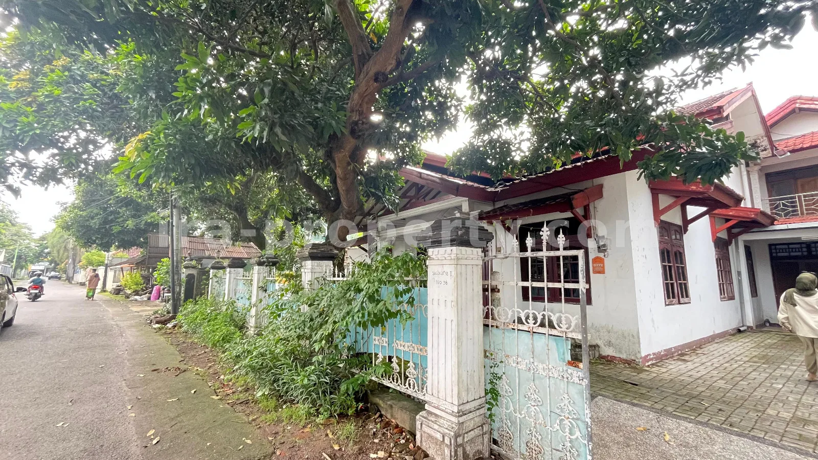 House · Mataram City · photo 3 of 17 Spacious Home for Sale in Kekalik near Mataram University, Mataram - 672 - 3