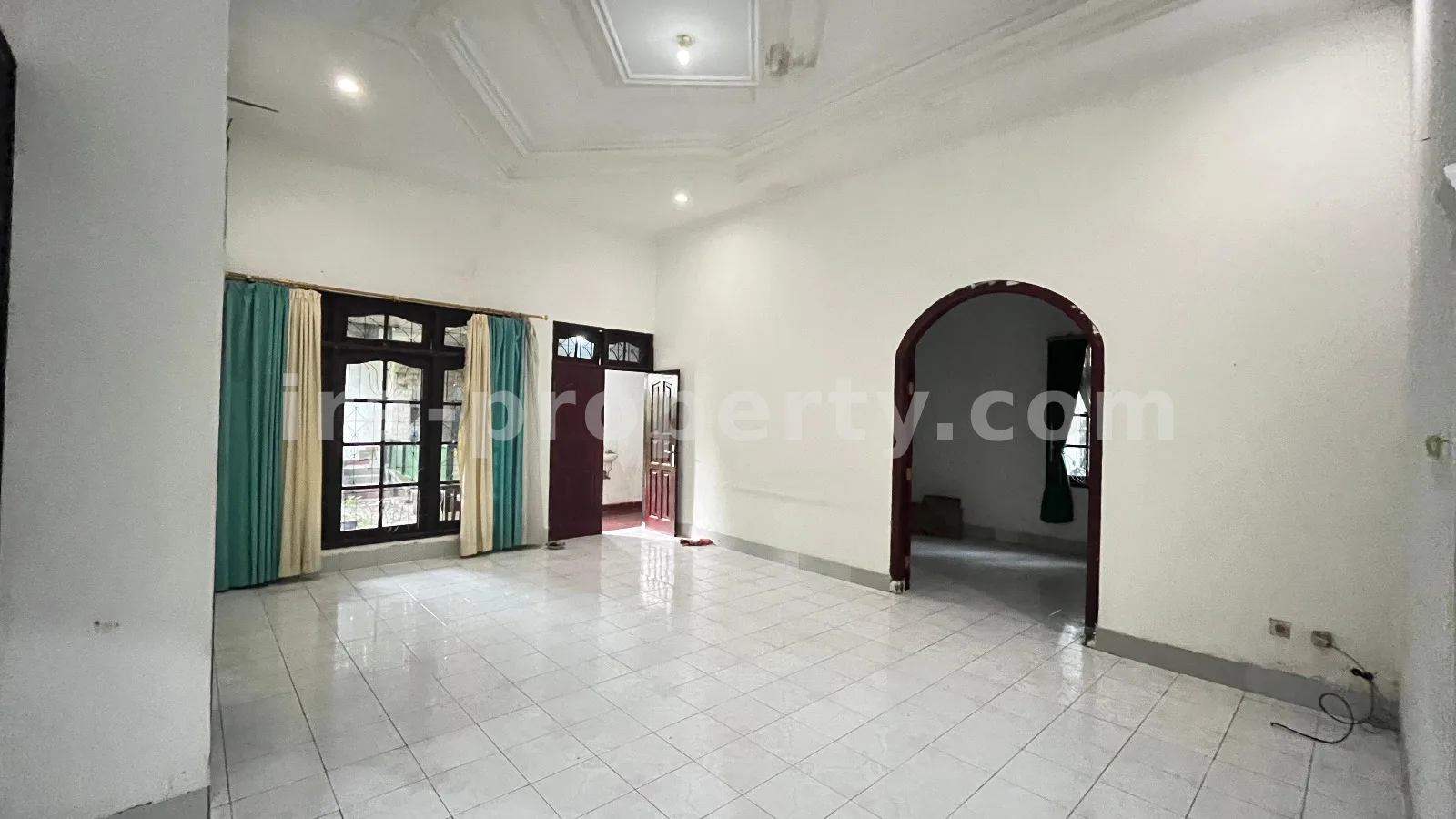 Spacious Home for Sale in Kekalik near Mataram University, Mataram - 672 - 8