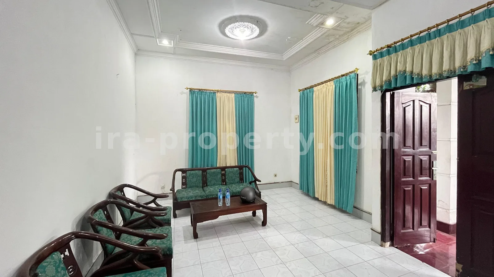 Spacious Home for Sale in Kekalik near Mataram University, Mataram - 672 - 9