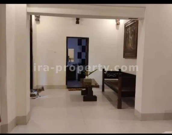 Villa Mewah dengan Kolam Renang Pribadi di Gunung Sari - 275 - 15