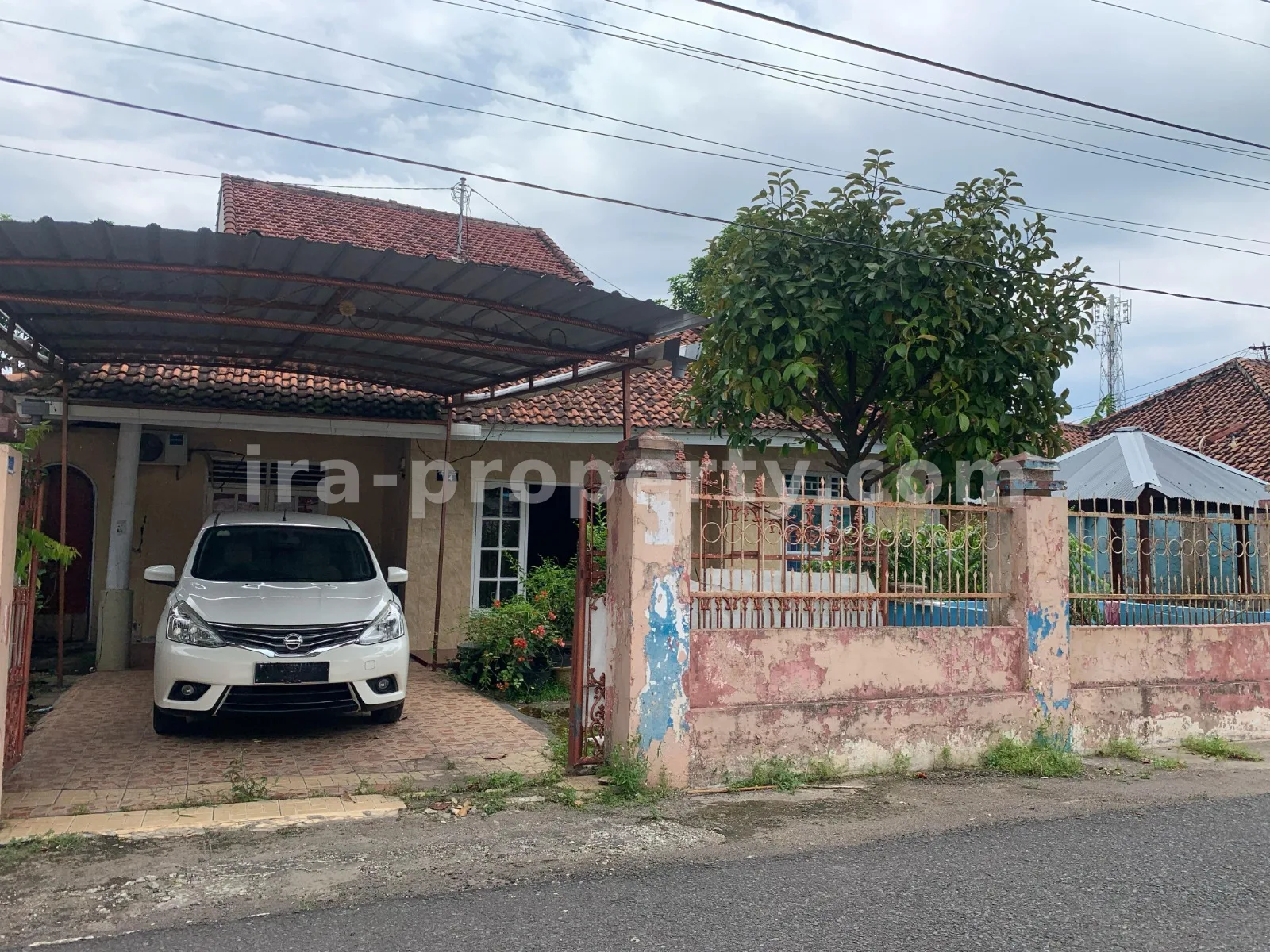 Rumah · Kota Mataram · foto 2 dari 4 Rumah 2 Lantai untuk Dijual di Seruni, Mataram - 677 - 2