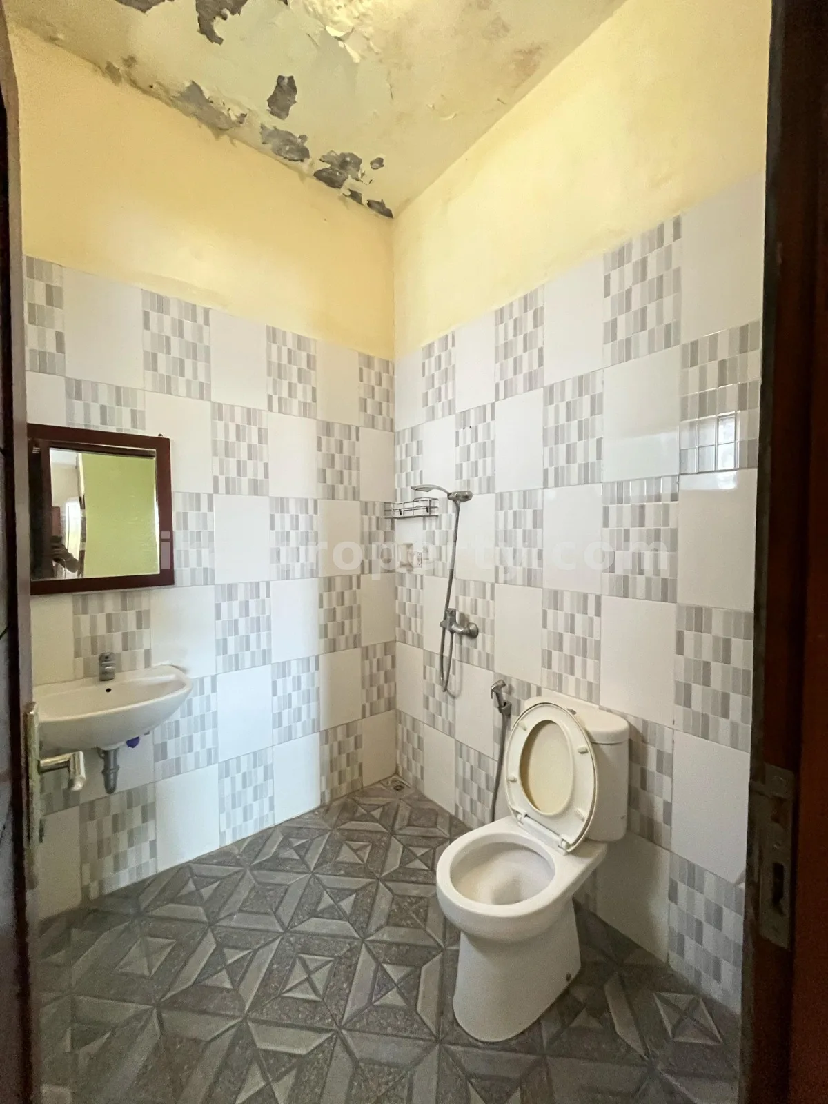 Villa & Hotel · Mataram City · photo 4 of 18 Homestay for Sale in Ampenan, Mataram – Ideal for Business - 674 - 4