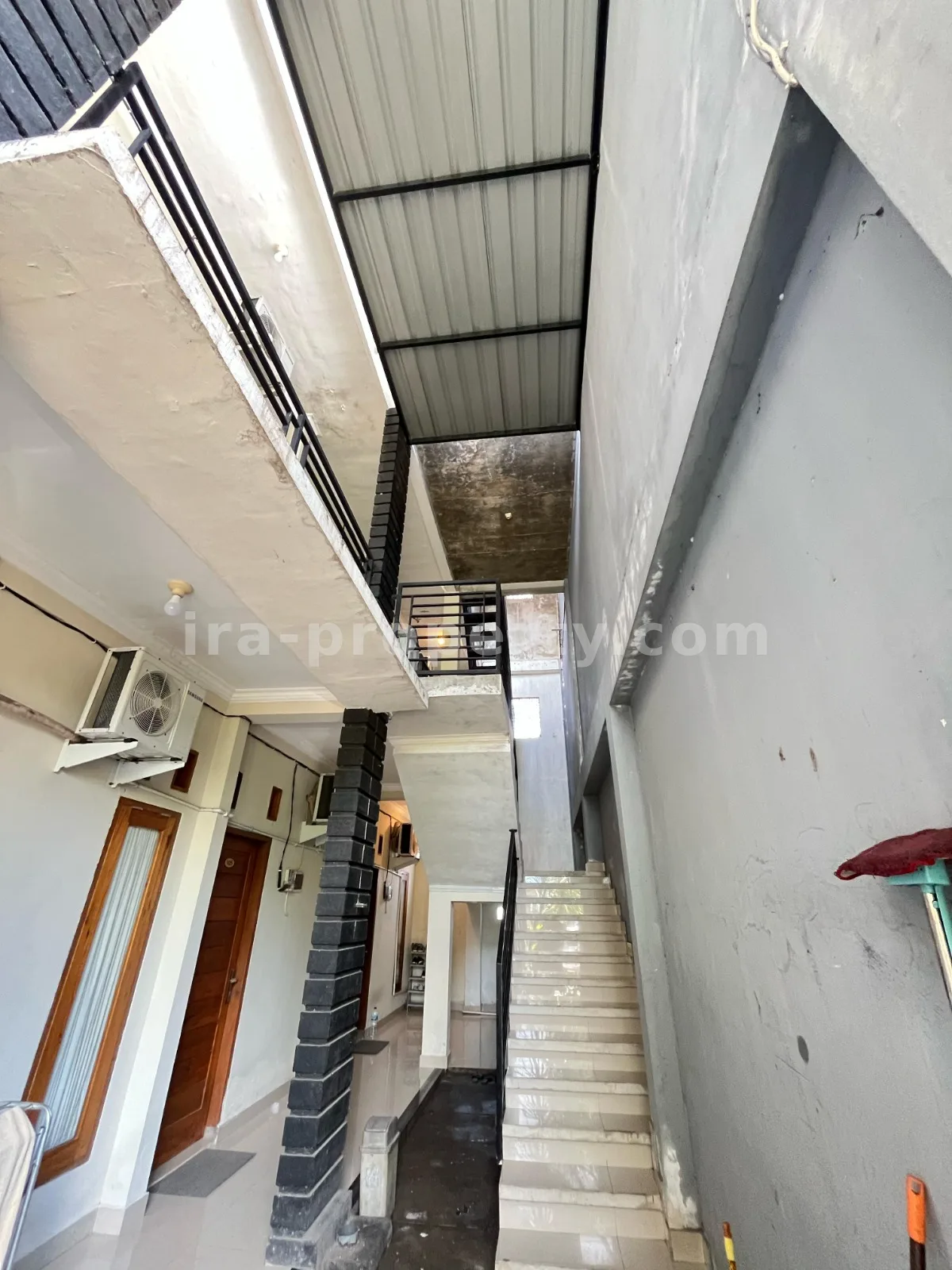 Homestay for Sale in Ampenan, Mataram – Ideal for Business - 674 - 8