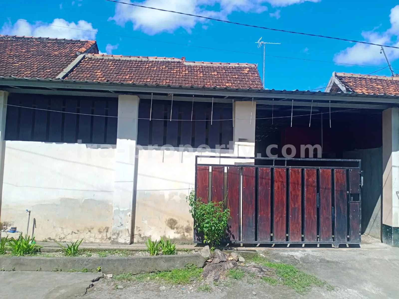 House · Mataram City · photo 2 of 10 House for Sale in Pemda Gerung Complex, West Lombok - 682 - 2