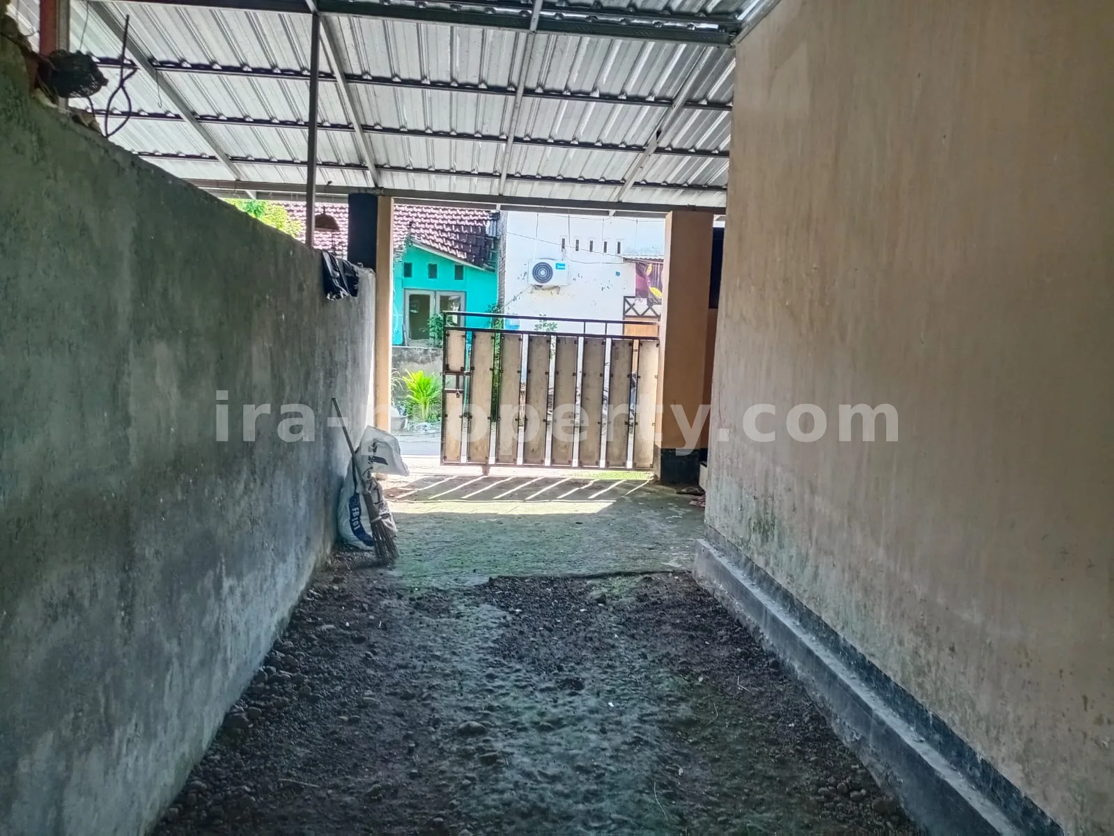 House · Mataram City · photo 4 of 10 House for Sale in Pemda Gerung Complex, West Lombok - 682 - 4