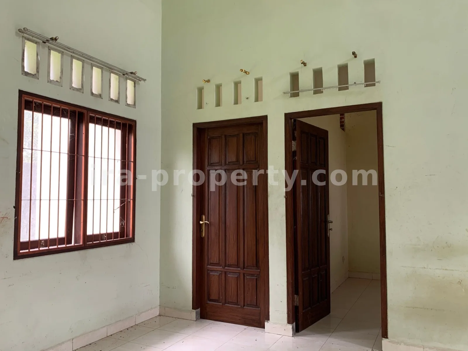 Tanah · Kota Mataram · foto 2 dari 8 Rumah untuk Dijual di Kompleks Griya Ellen, Jl. Adi Sucipto, Mataram - 644 - 2