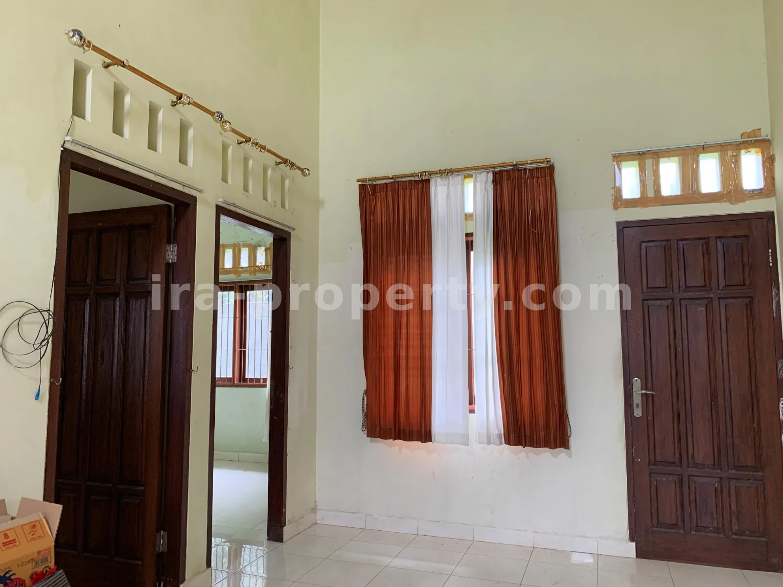 Tanah · Kota Mataram · foto 3 dari 8 Rumah untuk Dijual di Kompleks Griya Ellen, Jl. Adi Sucipto, Mataram - 644 - 3