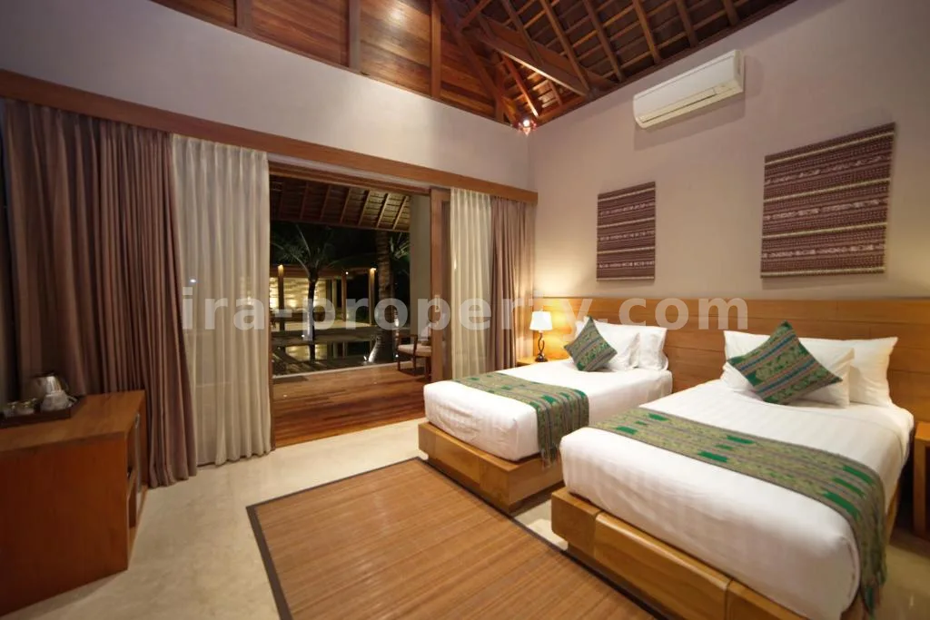 Vila Mewah dengan Pemandangan Laut di Batulayar, Lombok - 424-2 - 8