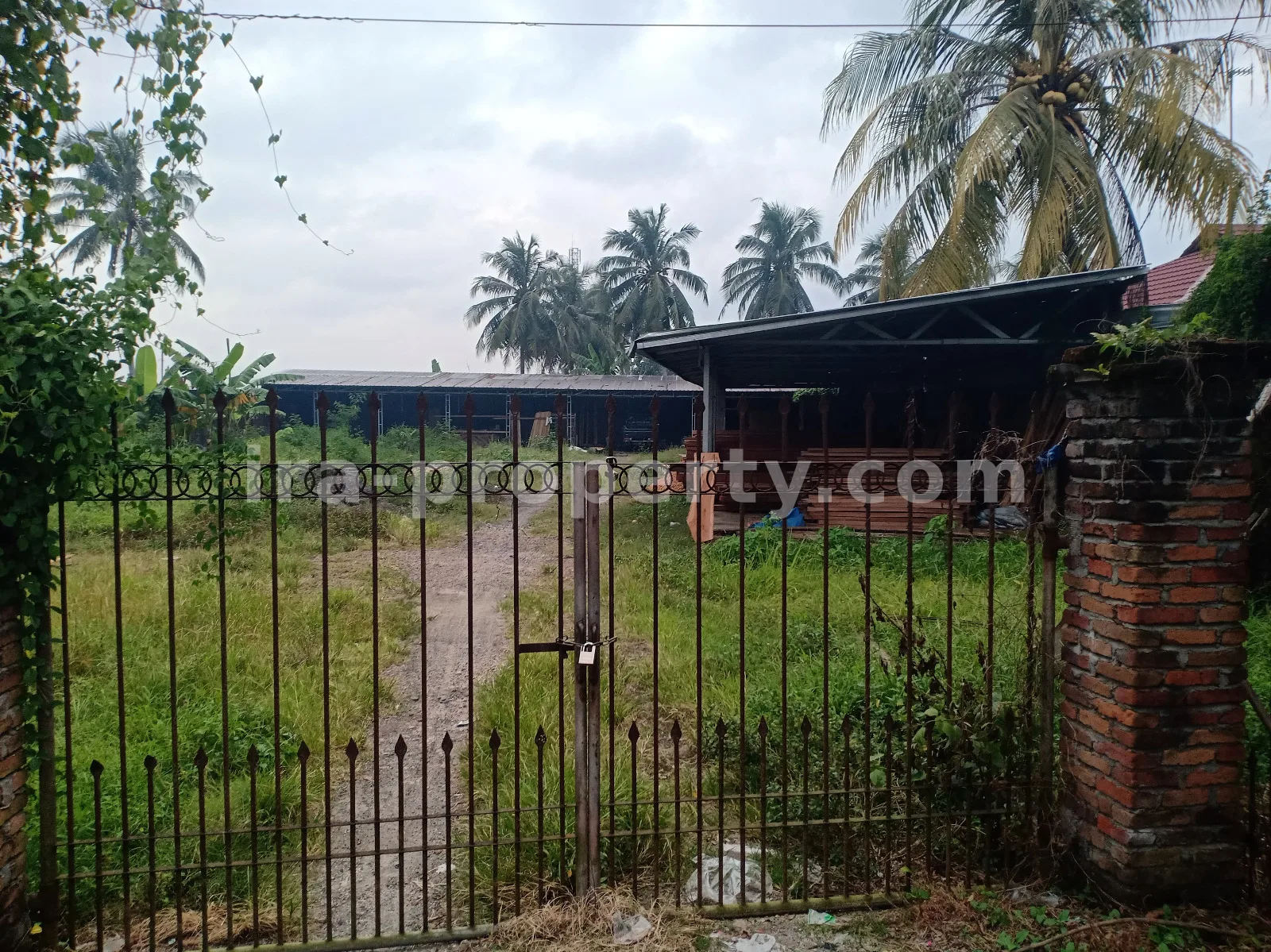 Land · Central Lombok Area · photo 2 of 4 Land for Sale in Praya, near Gas Station, Central Lombok - 89 - 2
