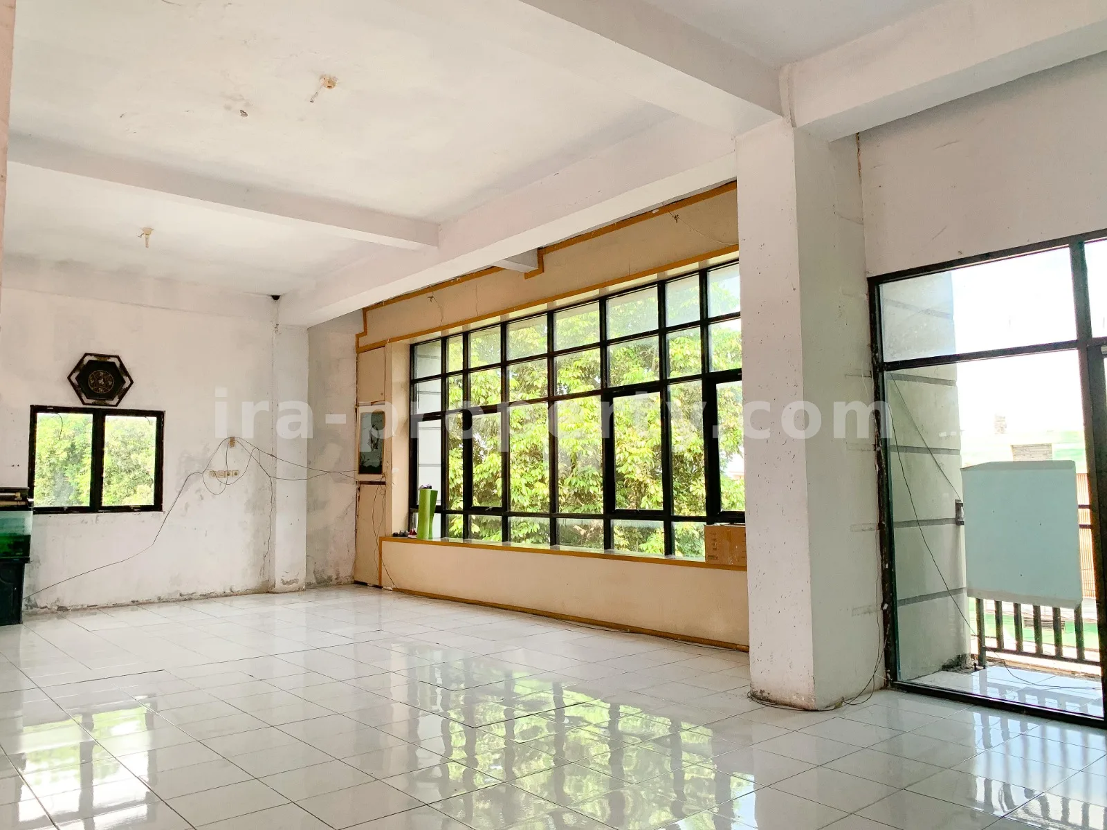Ruko & Komersial · Kota Mataram · foto 4 dari 8 5 Unit Ruko 3 Lantai di Jalan Utama Mataram - 180 - 4