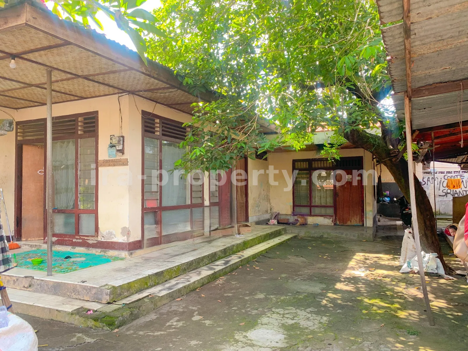 Rumah · Kota Mataram · foto 1 dari 10 Rumah Dijual di Karang Bedil, Mataram - 696 - 1