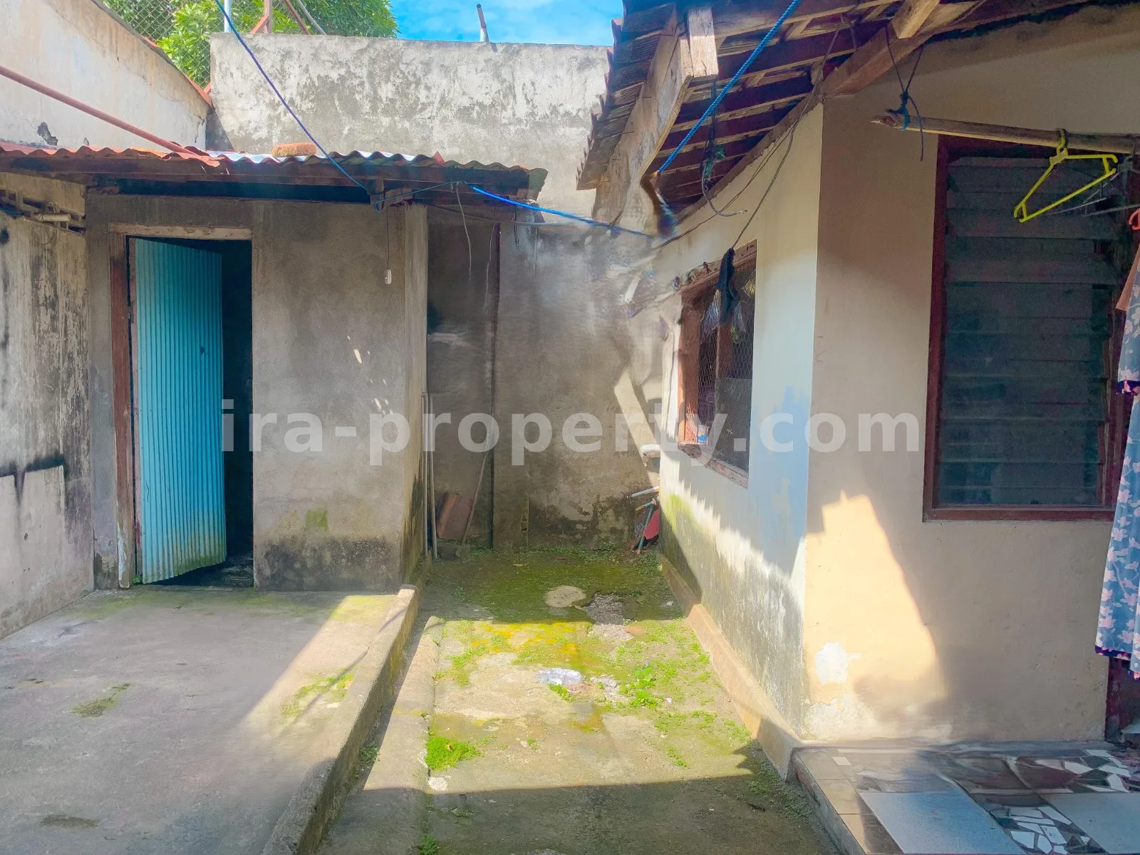 Rumah · Kota Mataram · foto 2 dari 10 Rumah Dijual di Karang Bedil, Mataram - 696 - 2