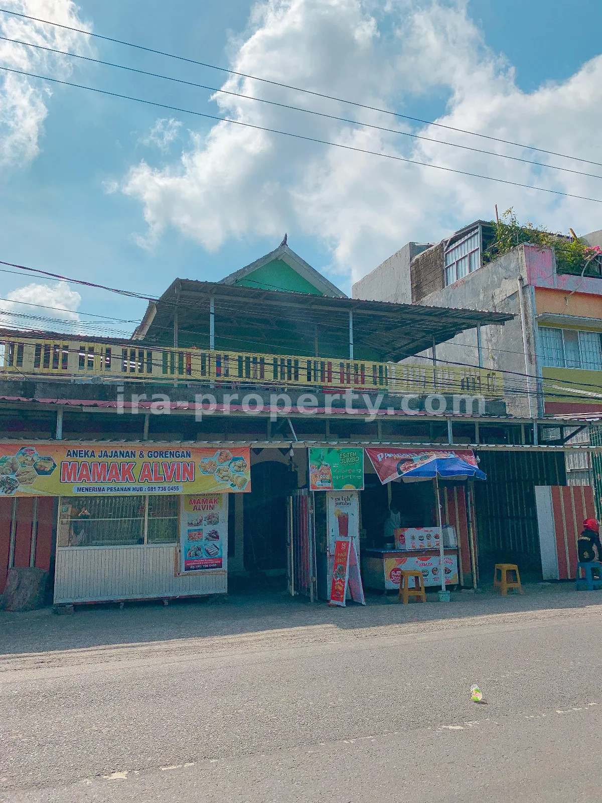 Rumah · Kota Mataram · foto 1 dari 17 Rumah Pinggir Jalan Dijual di Mataram - 695 - 1