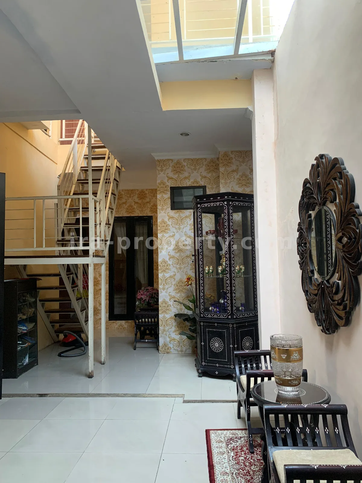 Rumah · Kota Mataram · foto 4 dari 10 Rumah Modern 2 Lantai Full Furnished di Graha Permata Kota - 698 - 4
