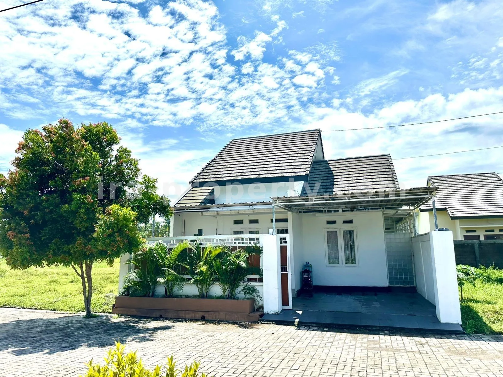 Rumah · Kota Mataram · foto 1 dari 16 Rumah untuk Dijual di Kompleks Ayodhya Palace, Meninting - 709 - 1