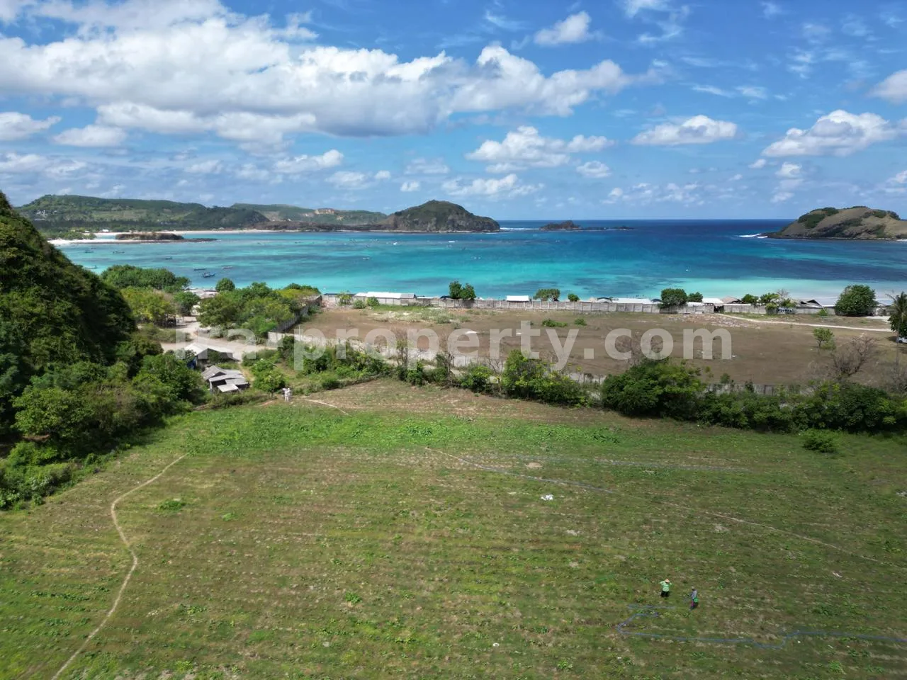 Tanah · Kuta Mandalika · foto 1 dari 10 Tanah Strategis di Dekat Pantai Tanjung Aan, Kuta Mandalika - 506 - 1