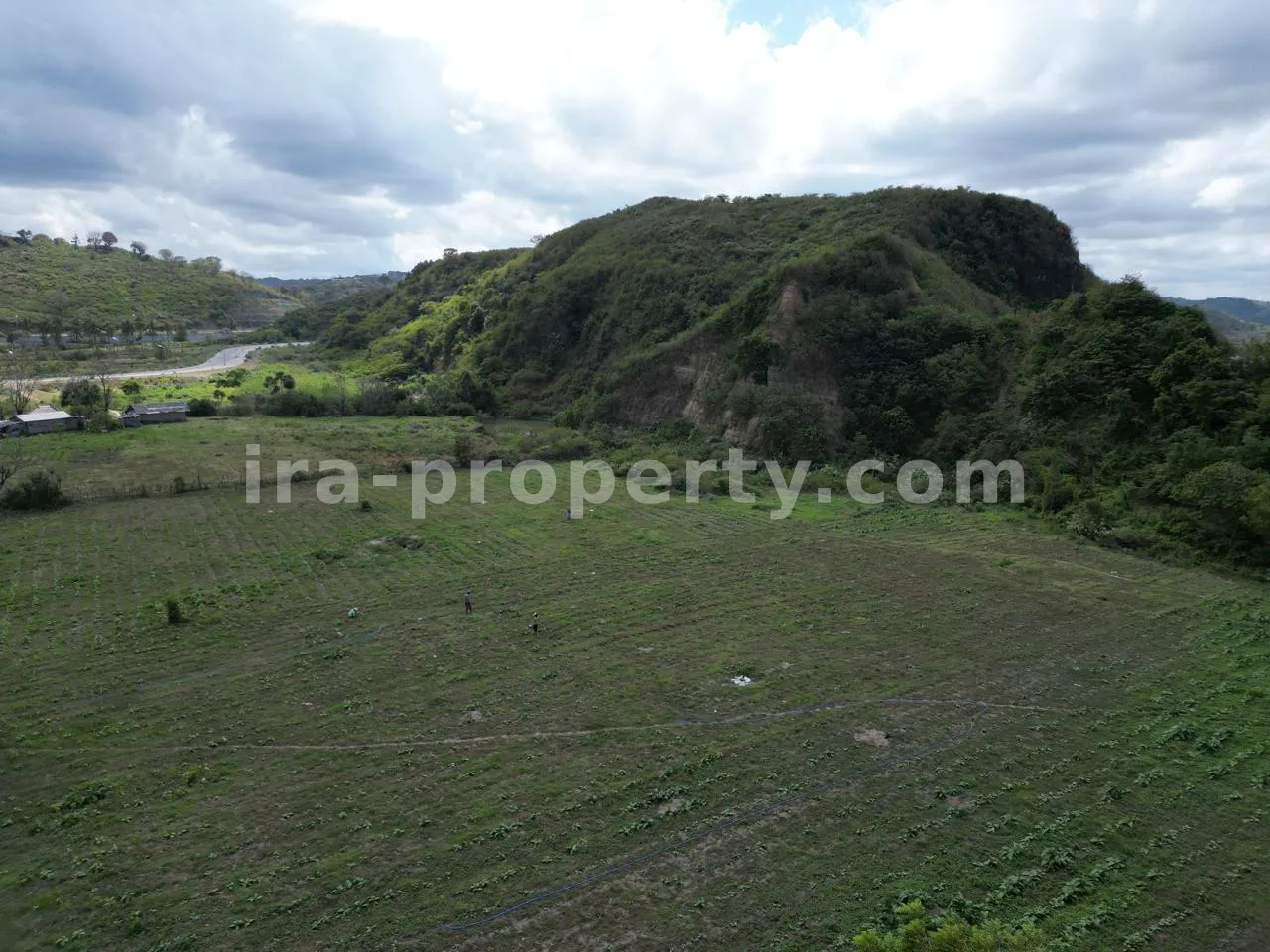 Tanah · Kuta Mandalika · foto 3 dari 10 Tanah Strategis di Dekat Pantai Tanjung Aan, Kuta Mandalika - 506 - 3