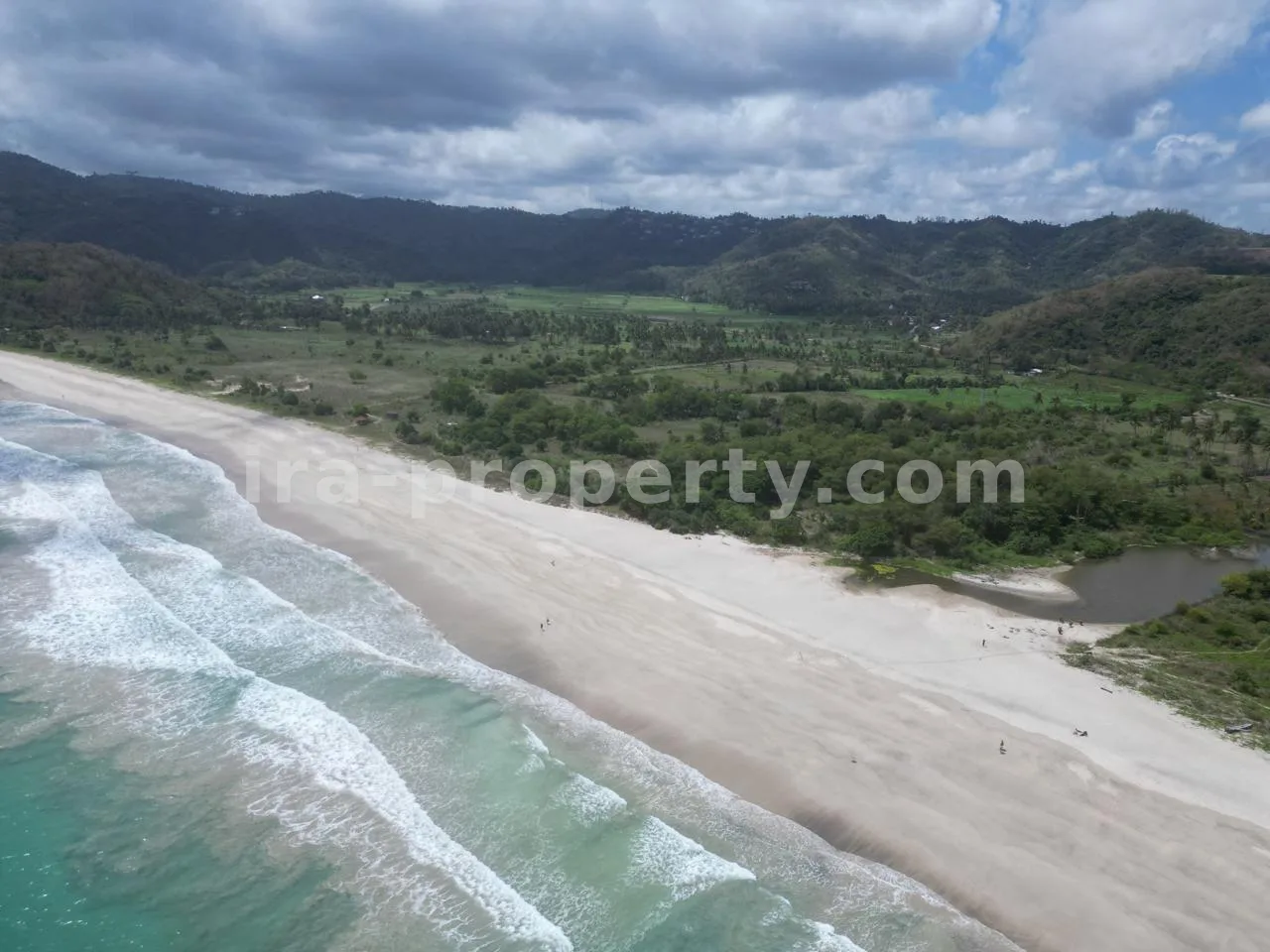 Tanah · Kuta Mandalika · foto 4 dari 13 Tanah Tepi Pantai di Selong Belanak Dekat Kuta Mandalika - 514 - 4