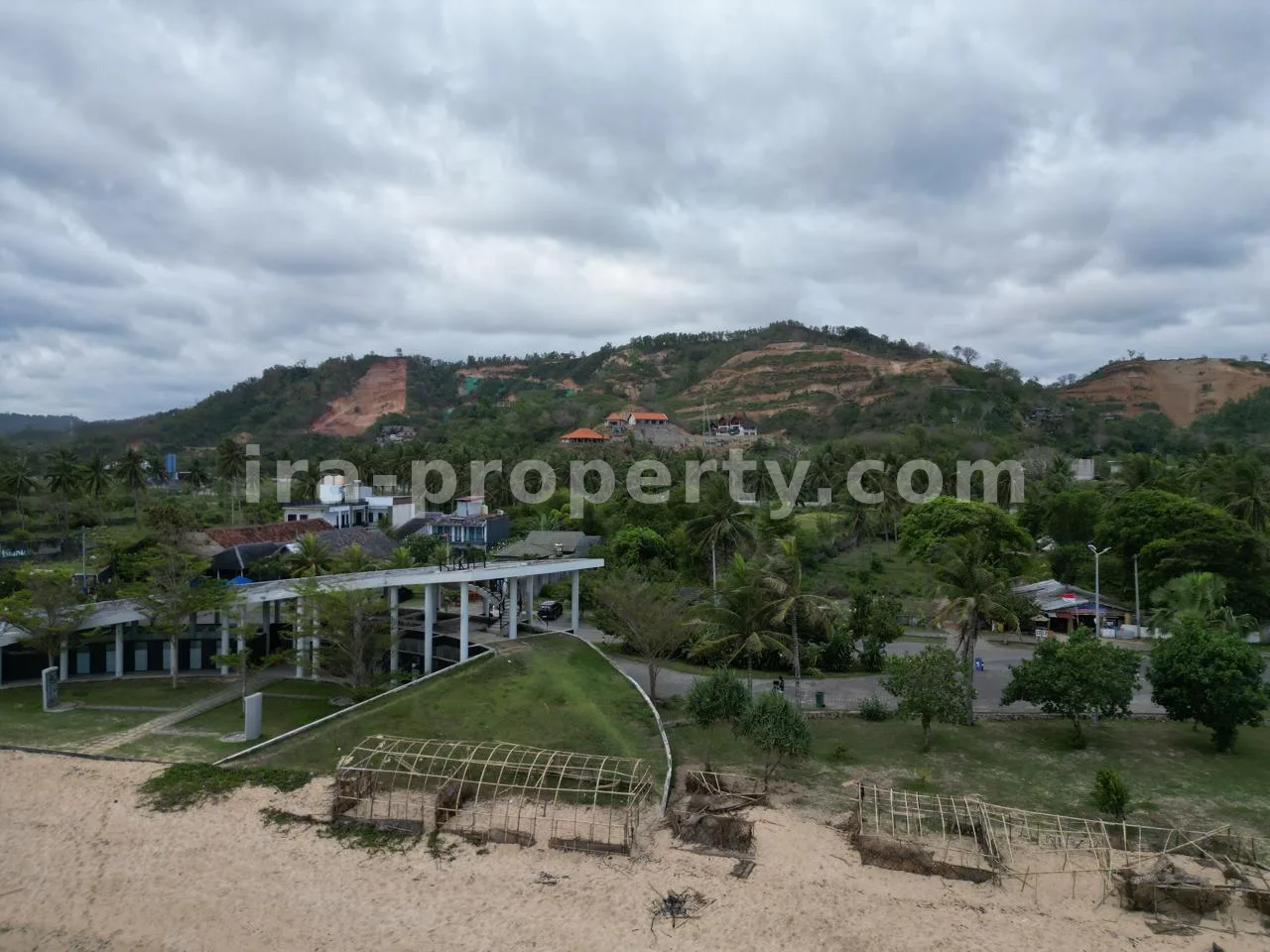 Land · Kuta Mandalika · photo 2 of 13 Beachfront Land for Sale in Central Kuta Mandalika - 517-2 - 2