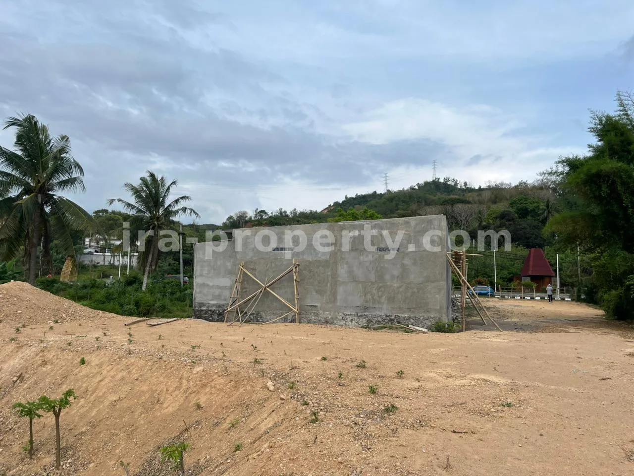 Tanah · Kuta Mandalika · foto 3 dari 9 Tanah Strategis Pinggir Jalan Utama di Kuta Mandalika - 520-2 - 3