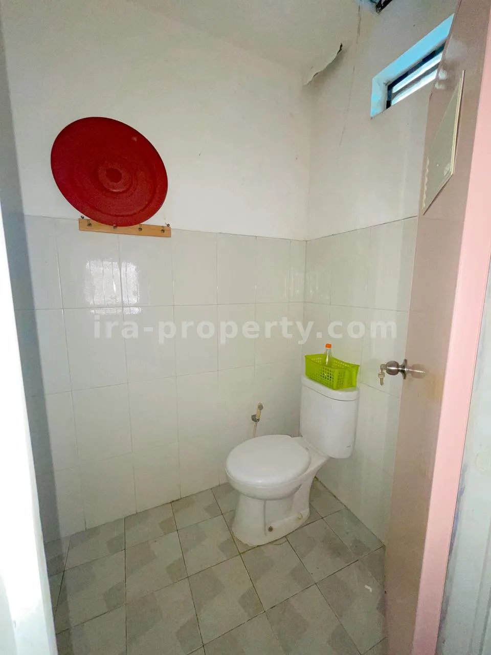 Rumah · Kota Mataram · foto 2 dari 9 Rumah Dijual di Kompleks Royal Residential, Lingkar, Mataram - 734 - 2