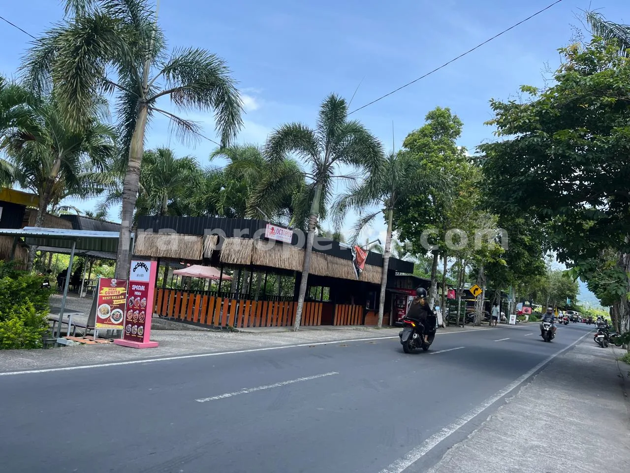 Land · Mataram City · photo 3 of 4 Land for Sale on the Main Road of Rembiga, Central Mataram City - 513-2 - 3