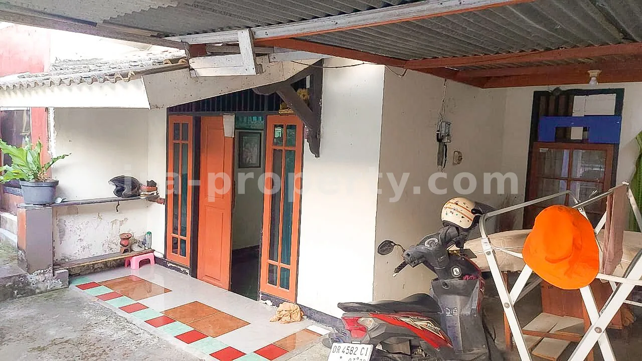 Rumah · Kota Mataram · foto 3 dari 8 Rumah Dijual di Kompleks Perumahan Pagutan Permai, Mataram - 741 - 3