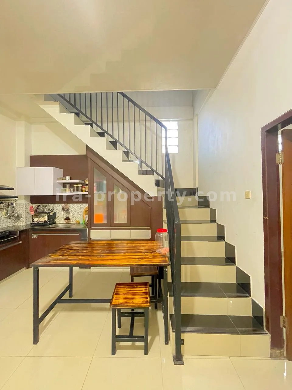 Rumah · Kota Mataram · foto 4 dari 12 Rumah Dua Lantai Dijual di Kekalik, Mataram - 740 - 4