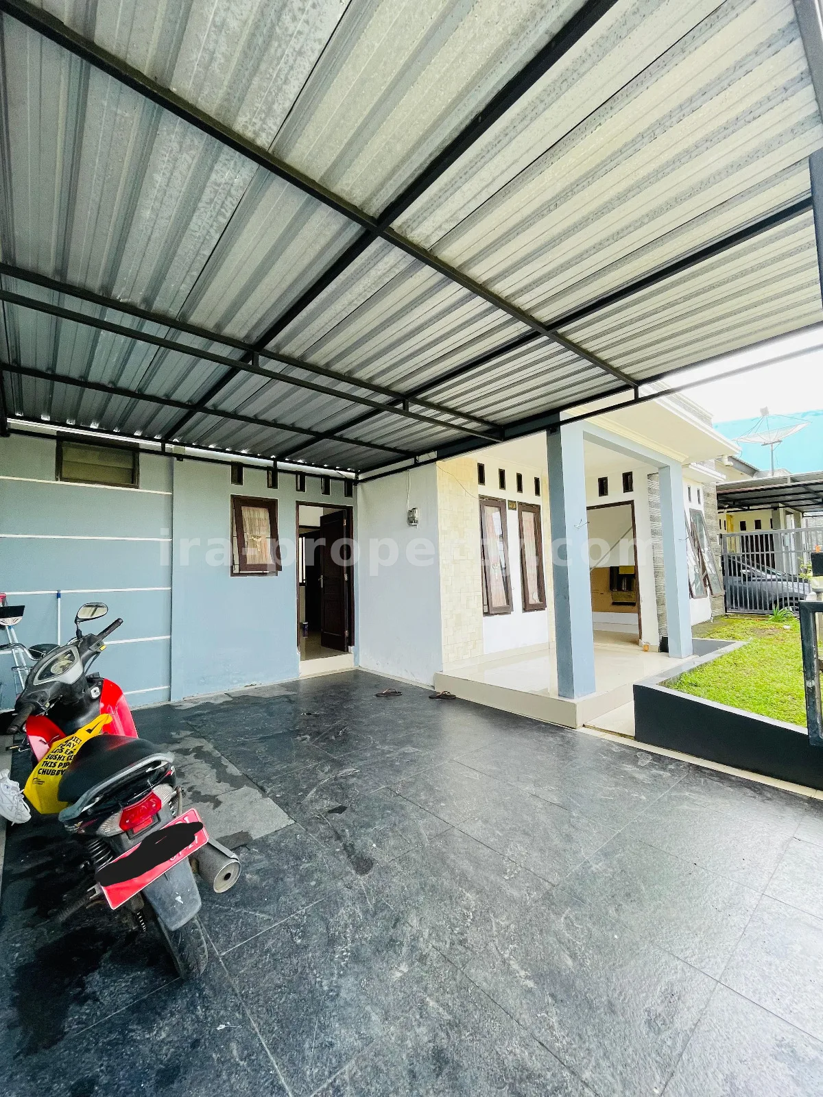 Rumah Dijual di Kompleks Udayana, Mataram - 1005 - 9