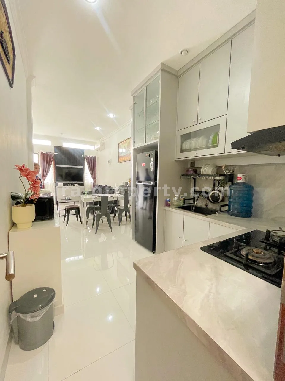 Rumah Minimalis Modern di Griya Pesona Alam, Sayang-Sayang - 1004 - 14