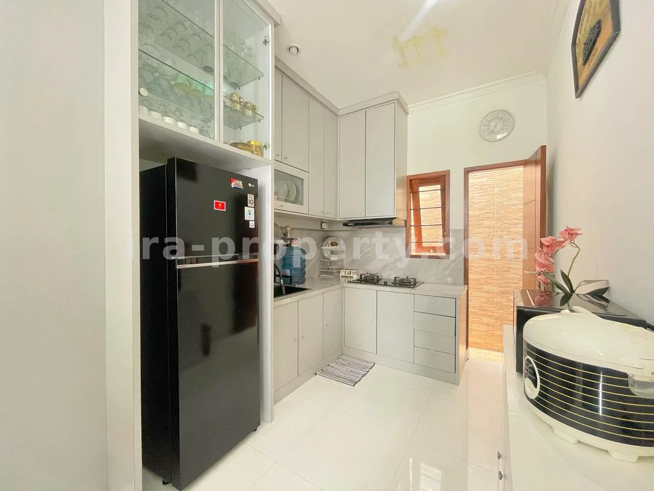 Rumah Minimalis Modern di Griya Pesona Alam, Sayang-Sayang - 1004 - 7