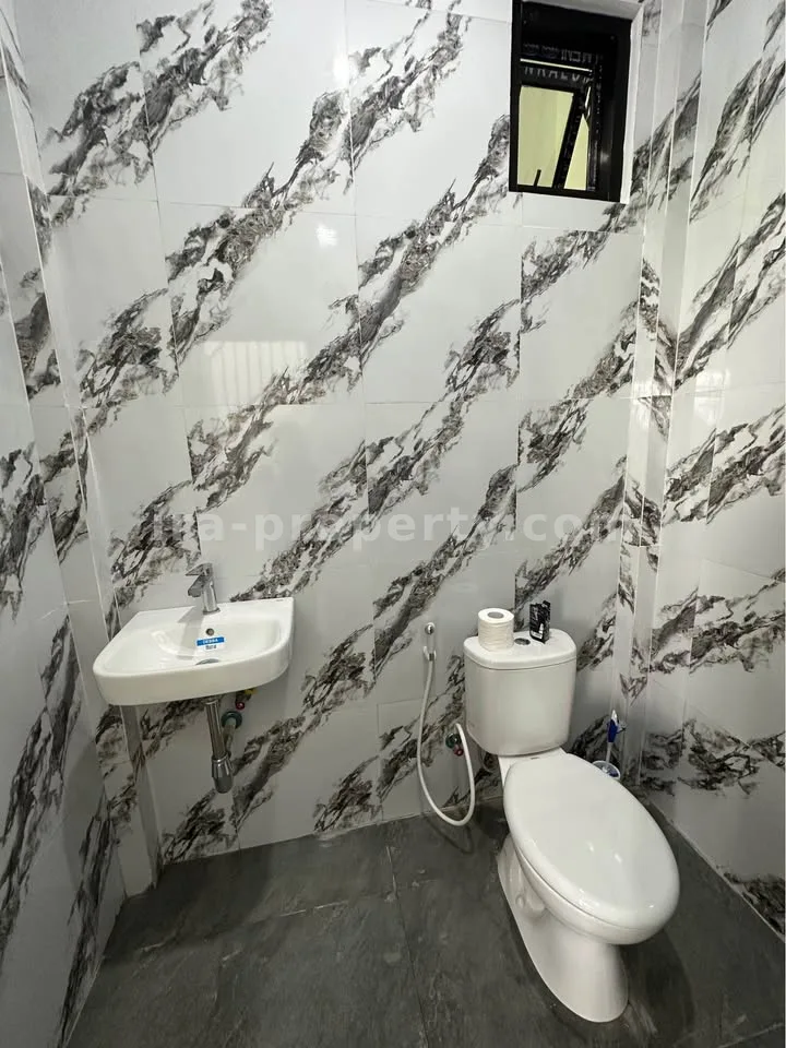 Rumah Minimalis Modern di Mataram - 1006 - 10