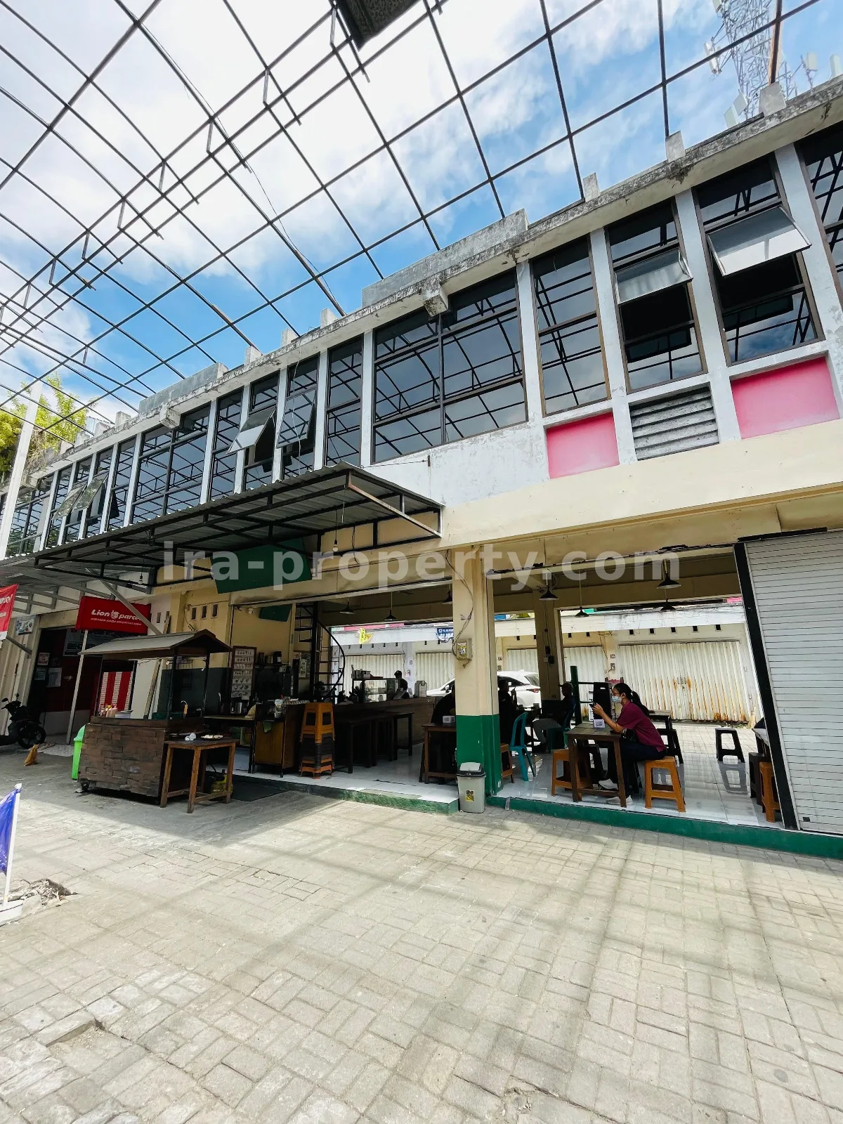 Ruko & Komersial · Kota Mataram · foto 3 dari 12 Ruko 2 Lantai Dijual di Lawata Gomong Square, Mataram - 185 - 3