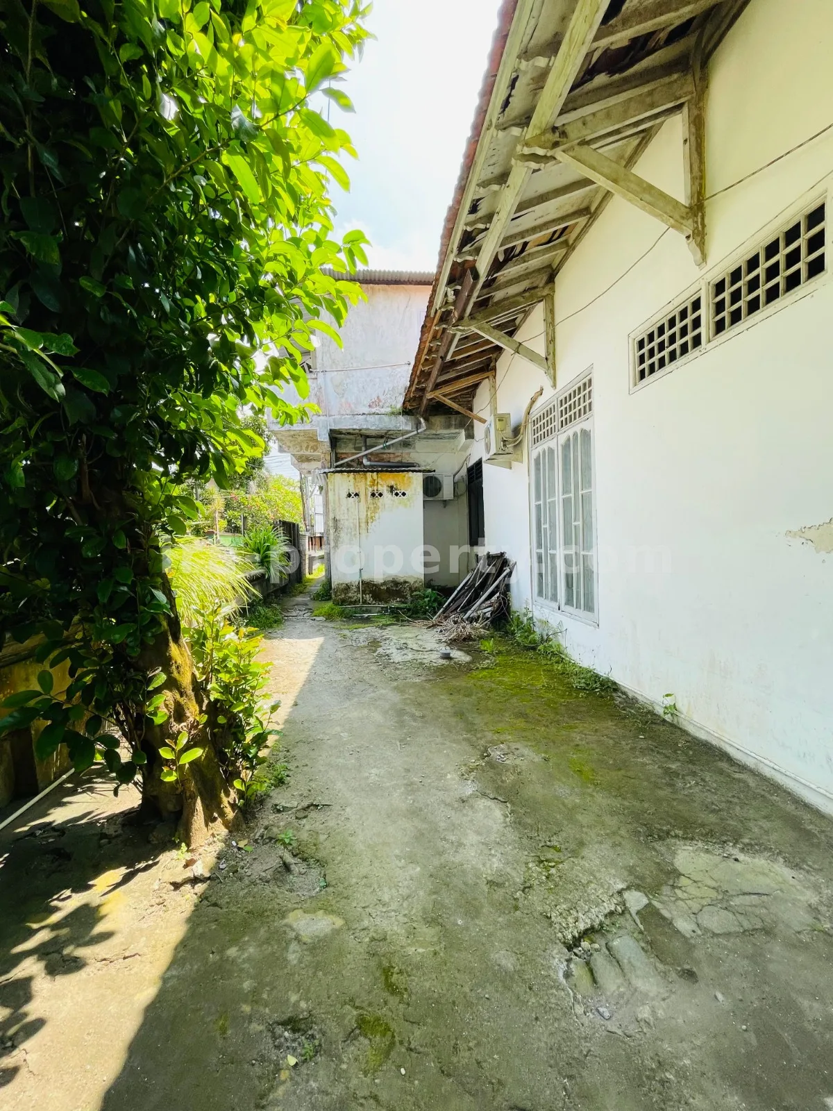 Villa & Hotel · Kota Mataram · foto 2 dari 10 Rumah Hook Strategis Dijual di Rembiga, Mataram - 1008 - 2