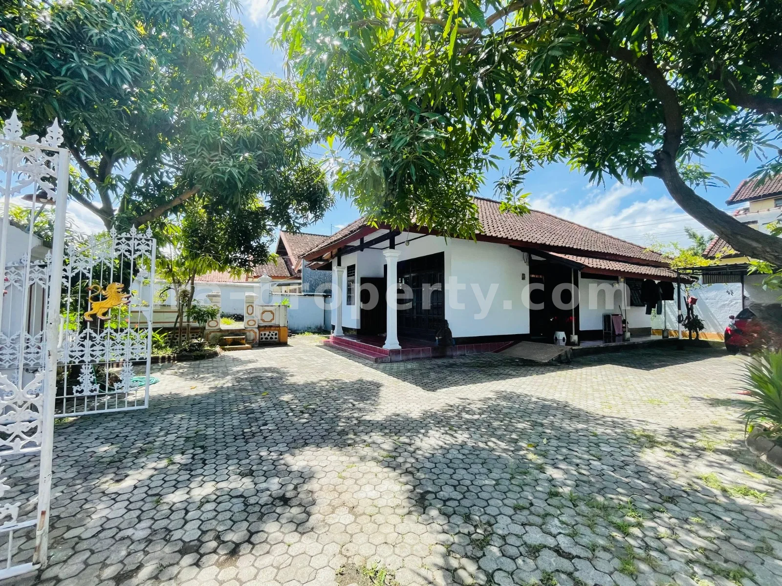 House · Mataram City · photo 1 of 6 House with Spacious Yard in Pepabri Complex Pagesangan, Mataram - 1009 - 1