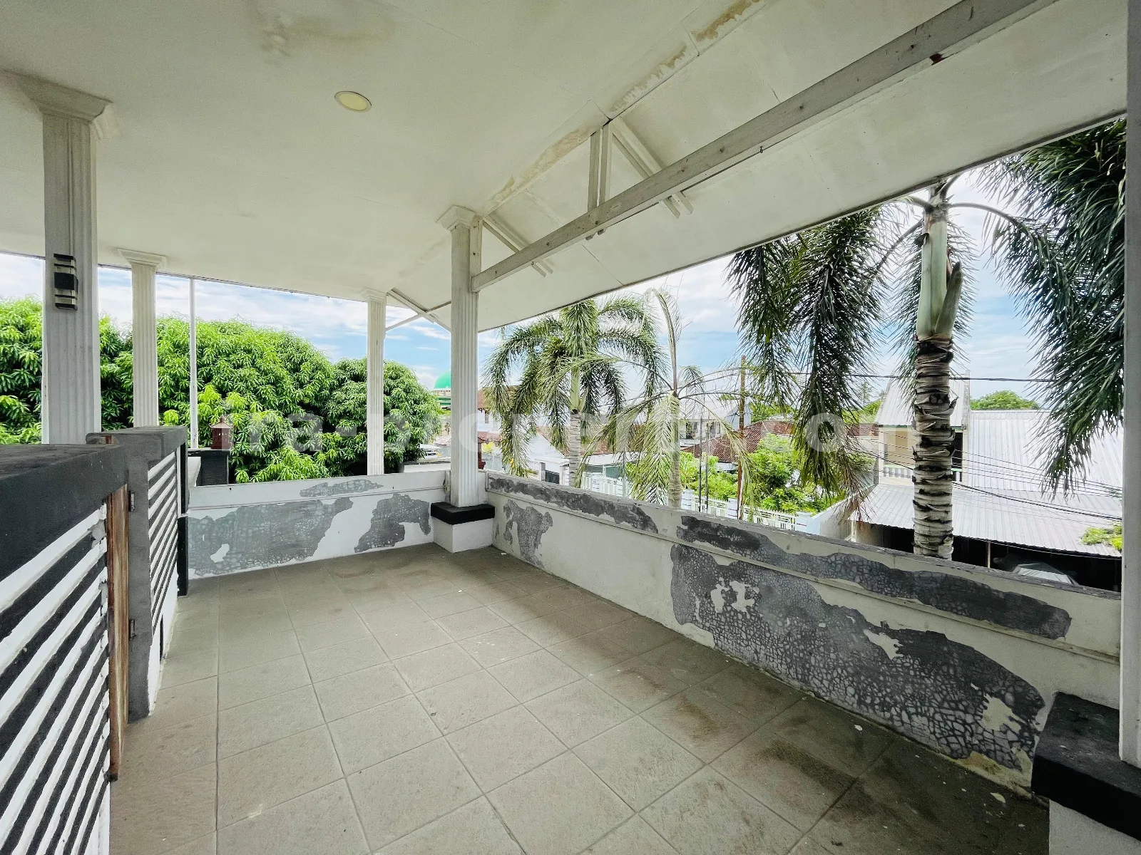House · Mataram City · photo 4 of 11 Spacious House with Large Yard in Ampenan – Mataram - 1007 - 4