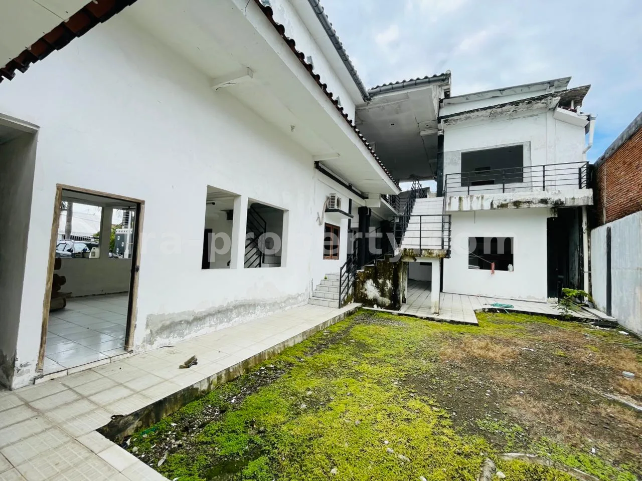 House · Mataram City · photo 5 of 11 Spacious House with Large Yard in Ampenan – Mataram - 1007 - 5