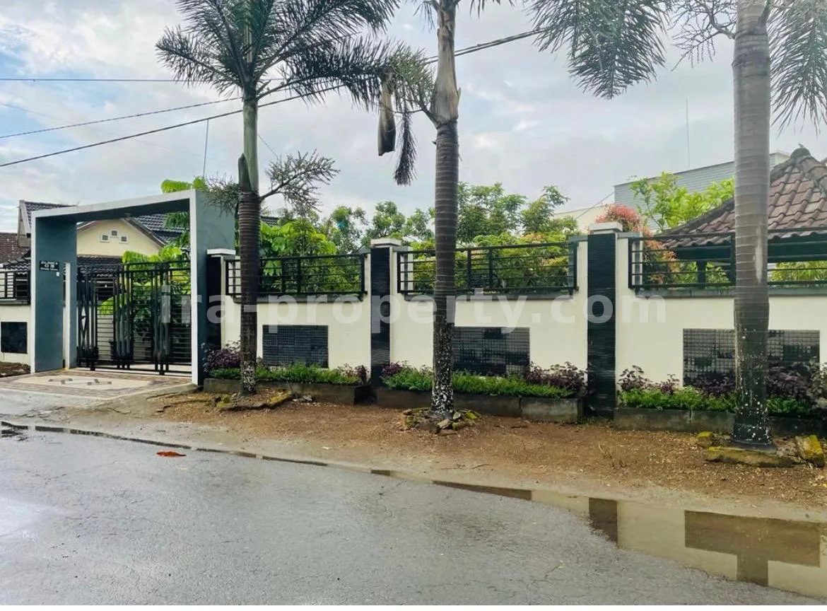 Rumah Mewah dengan Kolam Renang Pribadi Dekat RSUD Gerung – West Lombok - 1014 - 14